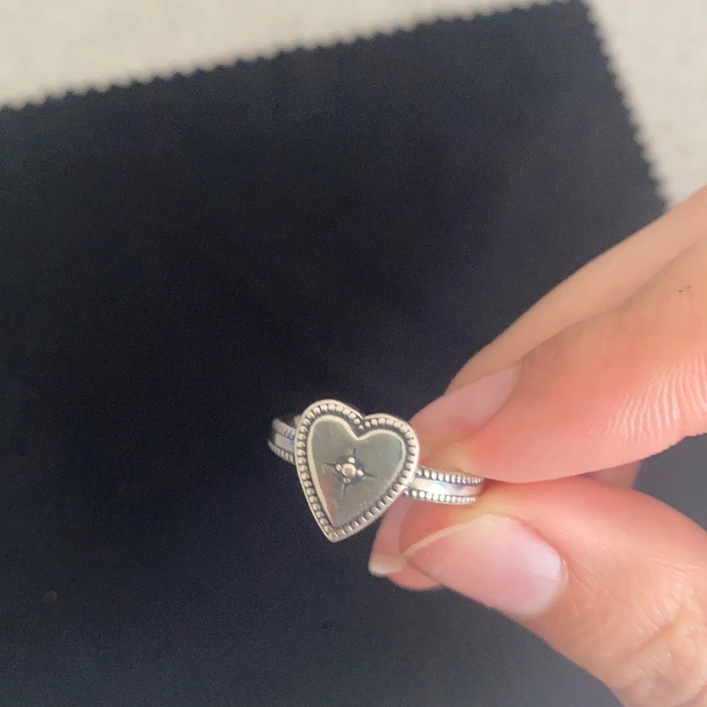 James Avery Delicate heart initial ring size: 6 1/2
